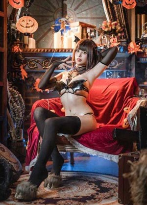 美女胸禁止18以下看免费三级黄色_DVD免费观看超清
