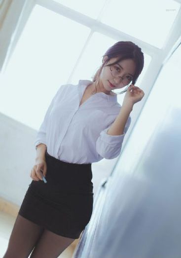 她在丈夫面前被耍了日本片_DVD电影全集观看